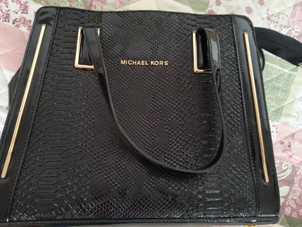 Vând geanta mare Michael Kors