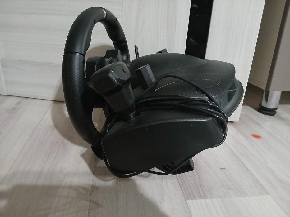 Игровой руль совершенно новый продаю, так как купил другой