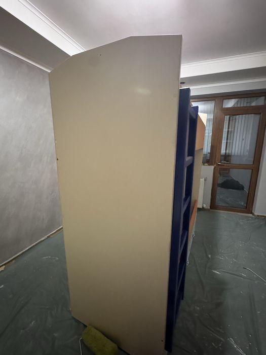 Двуетажнолегло с два матрака