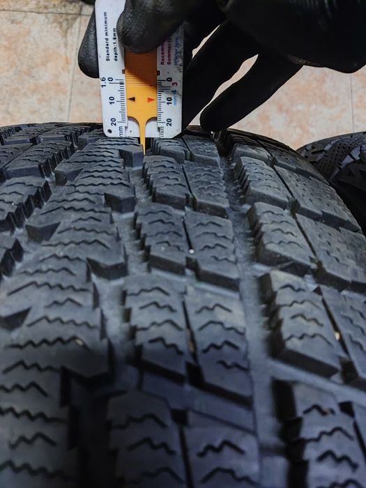 255 55 18 Зимни Toyo с Джанти БМВ Х5