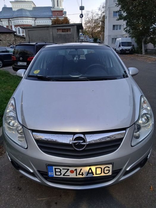 Vând corsa d benzina +gpl