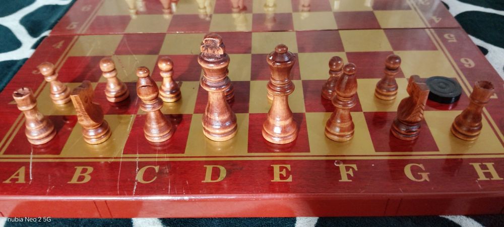 Шахматисты залетайте, отдаю как родные:)