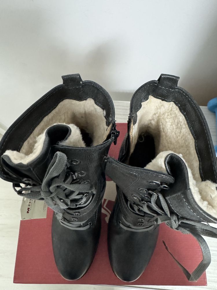 Ghete/ botine cu toc masiv - Mustang