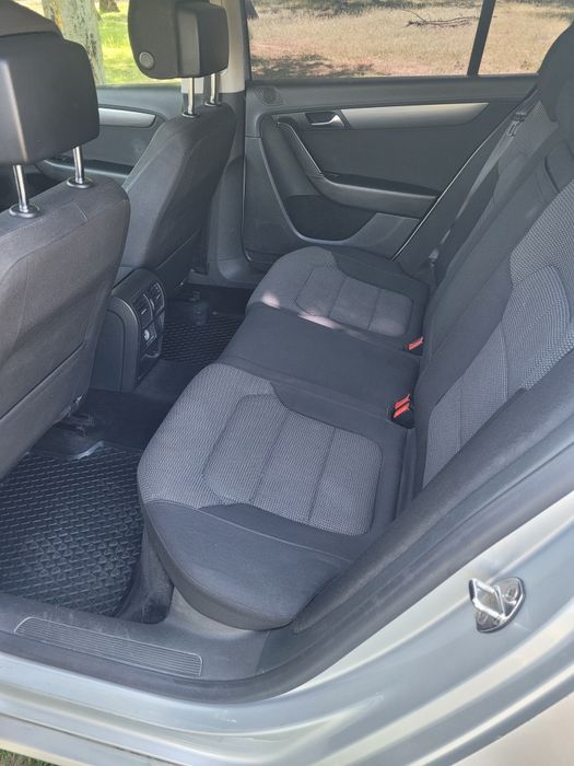 VW  PASSAT  2012