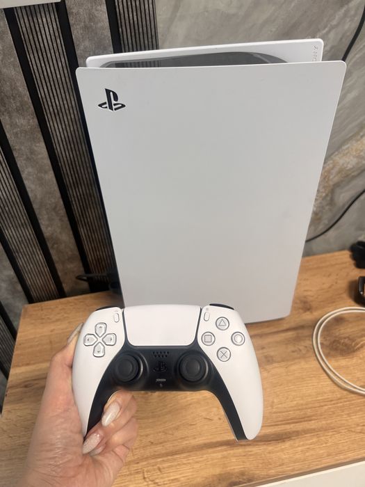 Продам Sony PlayStation 5 белый