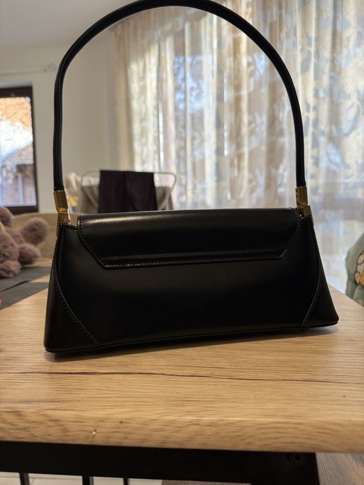 Дамска черна чанта