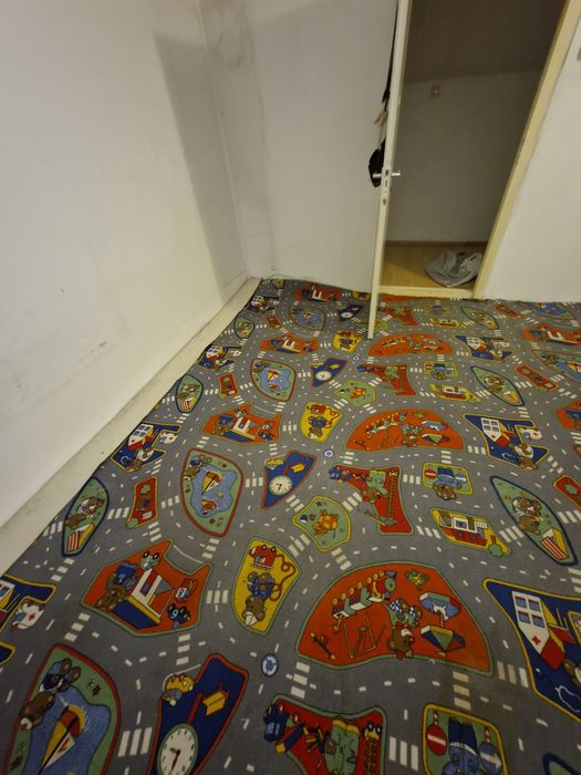 Vand mochetă 4x5 mp