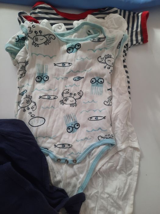 Lot 6 body-uri bebelusi