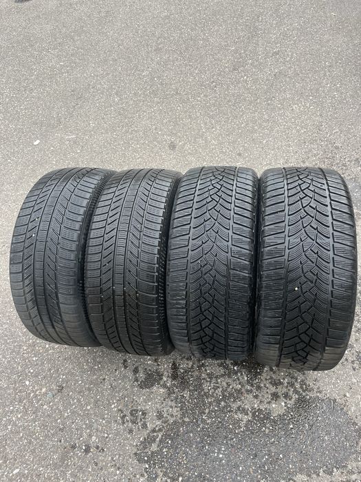 Vand anvelope de iarna 235/40/r19