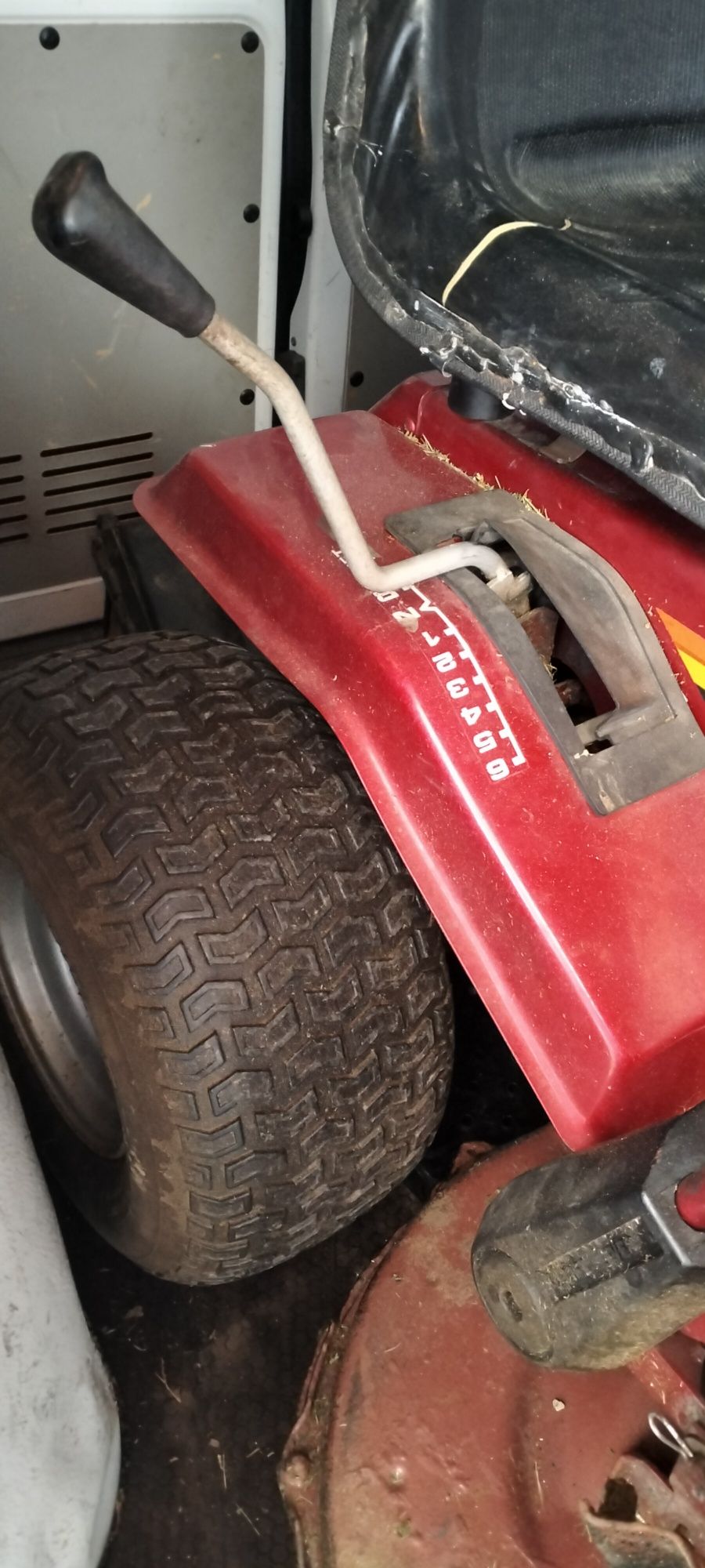 Tractoraș gazon Murray 12cp