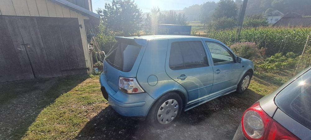 Vând golf 4 1.6 benzina