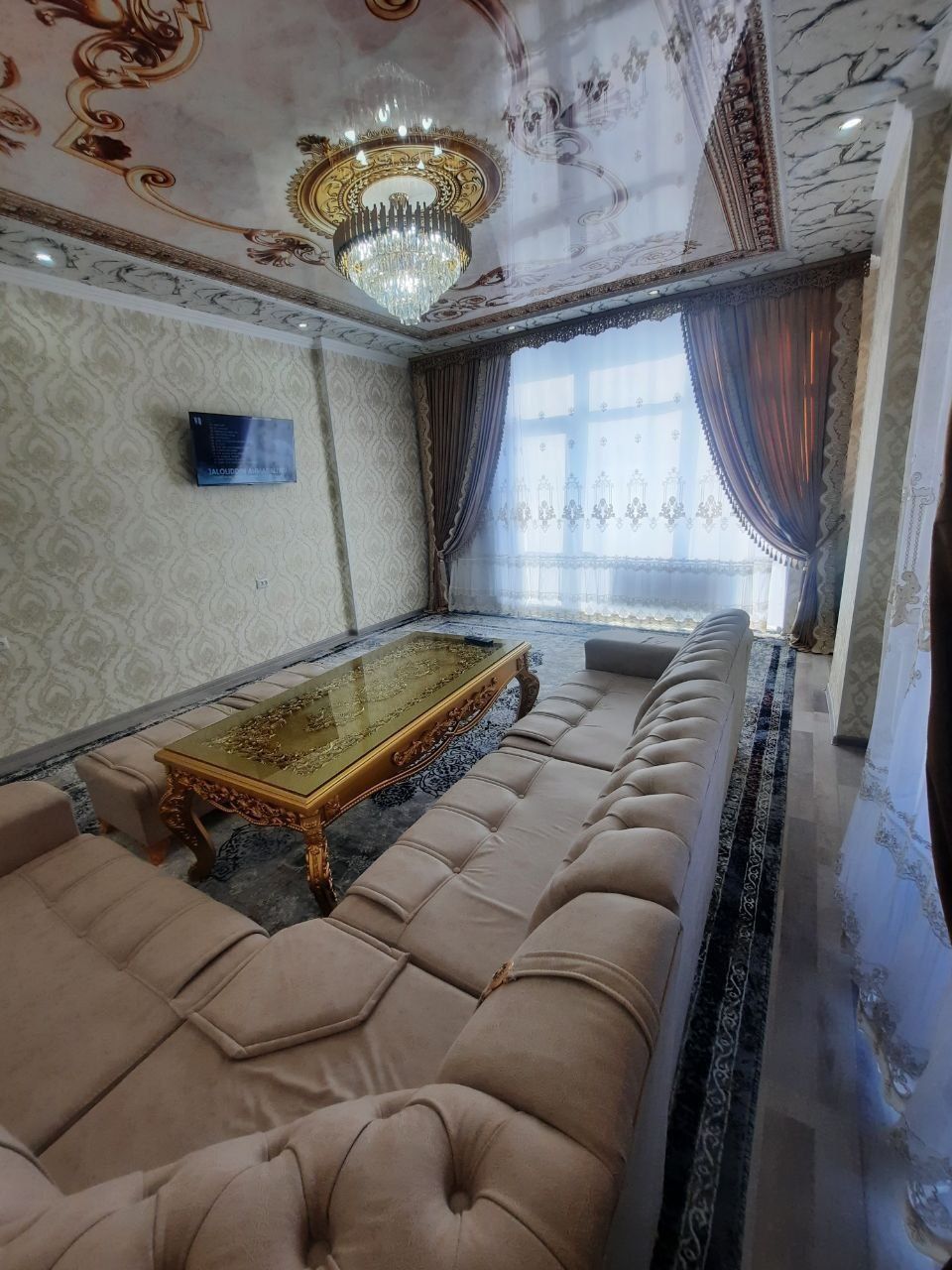 Бухара ситида жойлашган 120 м² ли 2 хонали квартира ижарага берилади