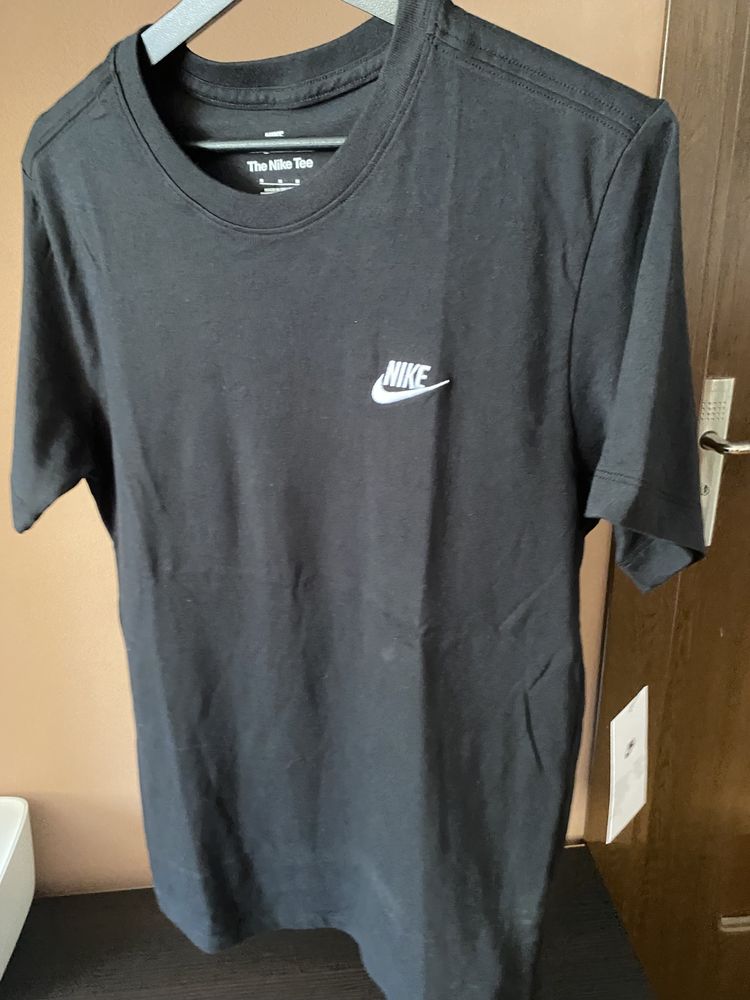 Tricou nike nou cu eticheta