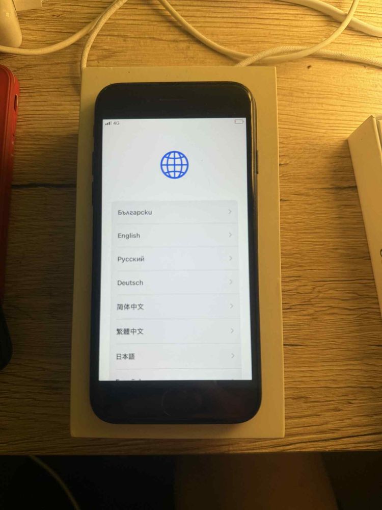 iPhone 14 128GB  и iPhone SE 64GB