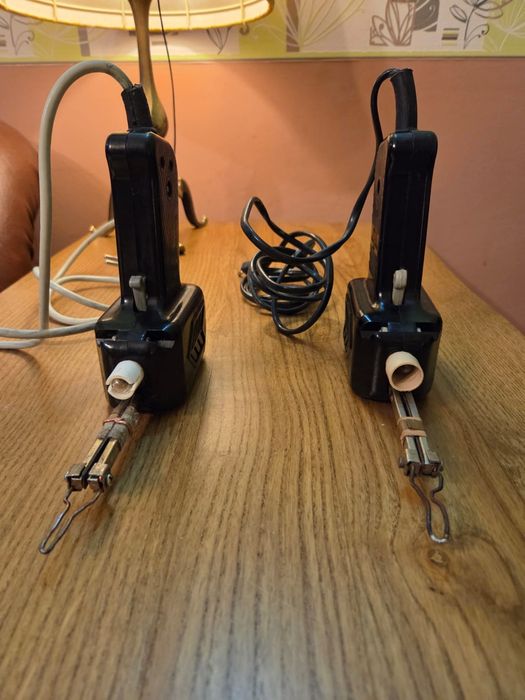 2 pistoale de lipit Radio Progres