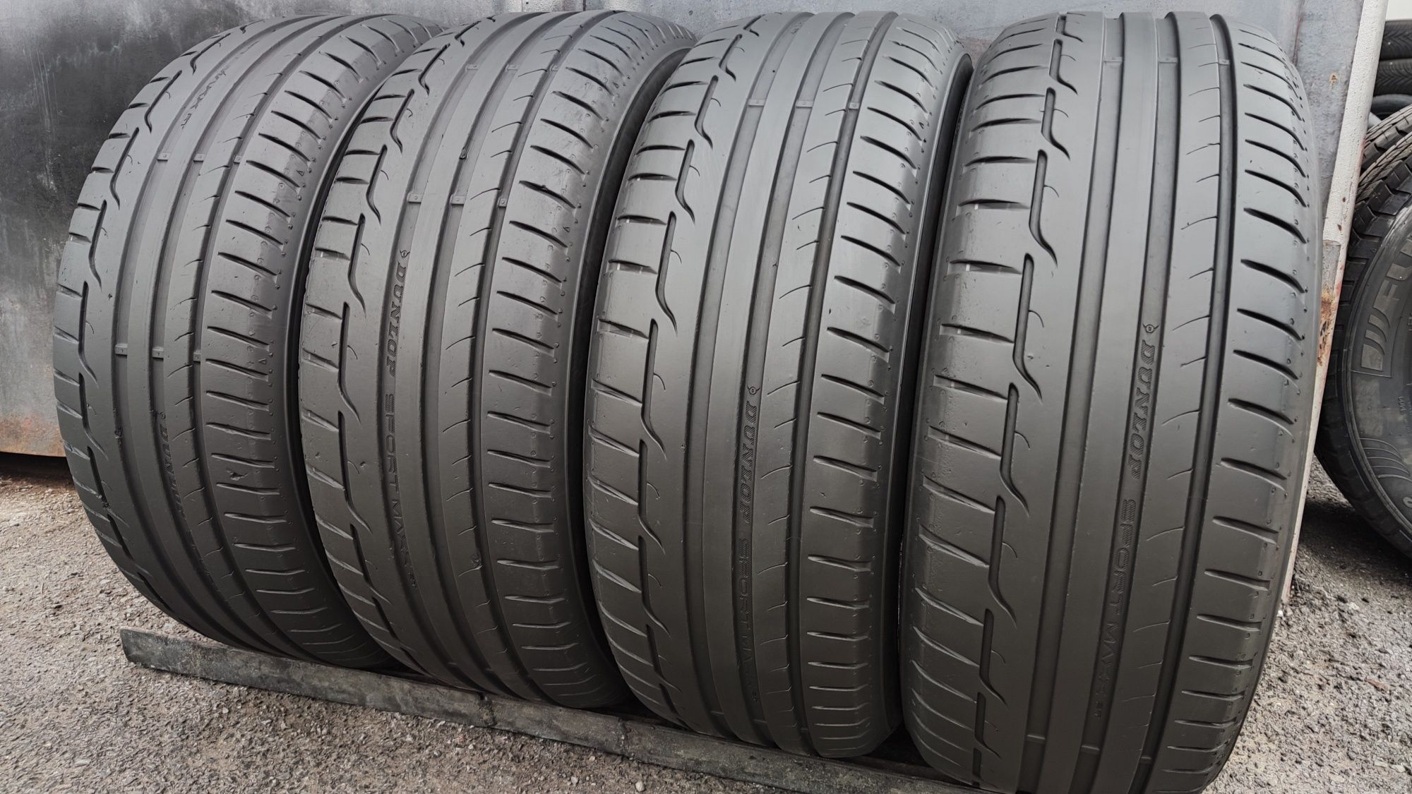 4бр. летни гуми 205/55/16 Dunlop Sport Maxx RT
dot22
6.9mm
Много добро