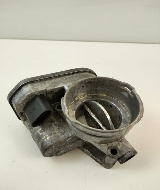 Clapeta acceleratie 038128063M Volkswagen VW Golf a 5-a generatie