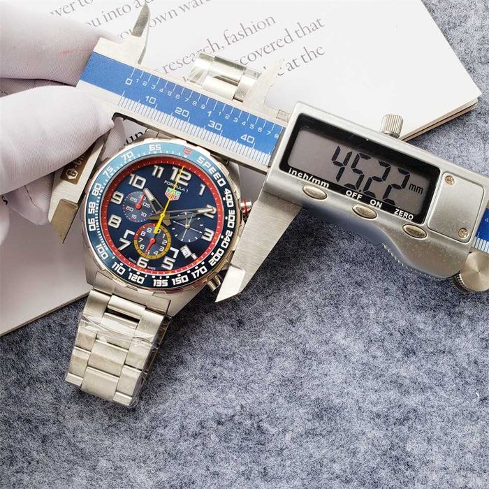 TAG F1 Red Bull Racing с кварцов механизъм