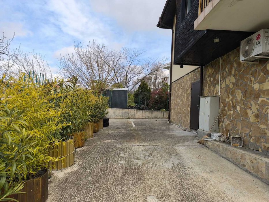 Продава се Четиристаен апартамент в с. Кошарица, Област Бургас - 90 кв.м за 578 €/кв.м - Снимка #1