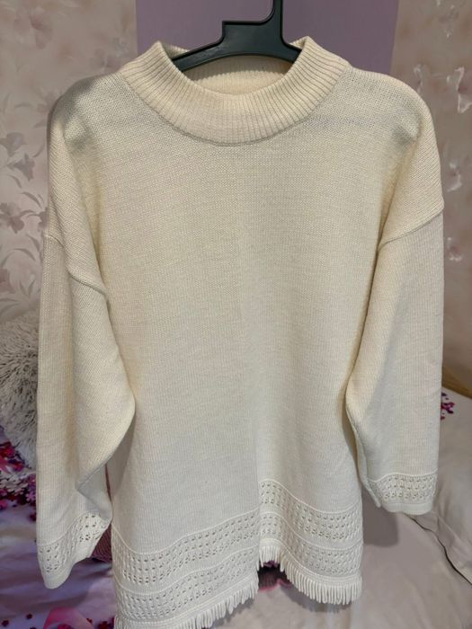 Лот-3пуловера +2шала. За гръдна обиколк от 100 до 150см.