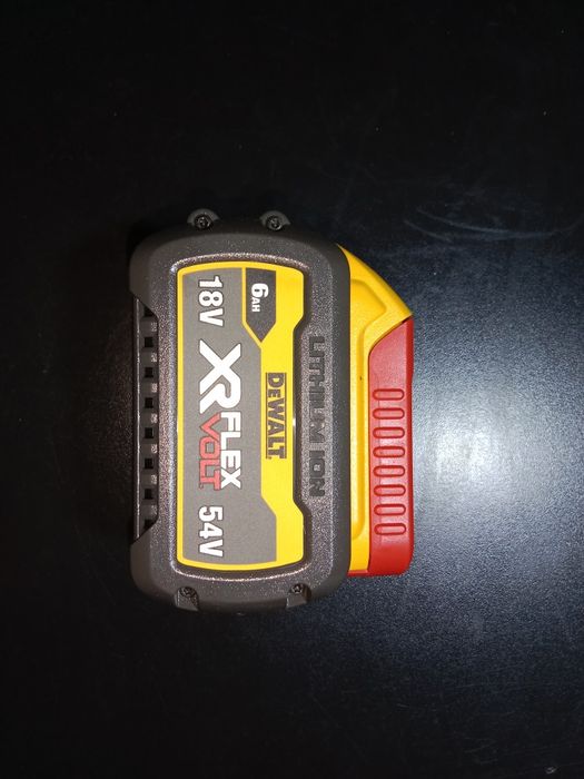 аккумулятор DeWALT XR FlexVolt ёмкостью 6 Ач (DCB546-XJ)