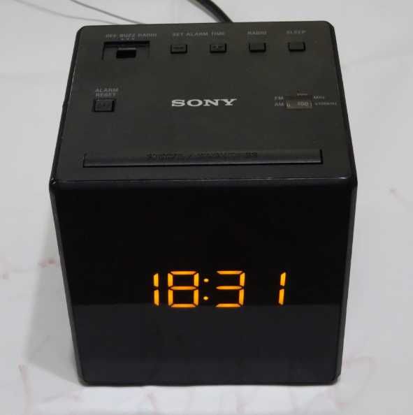 Radio cu ceas Sony ICF C1 (japan)