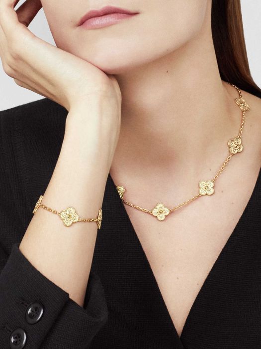 Van Cleef & Arpels VCA Gold 5 Motifs Vintage Alhambra Дамска Гривна