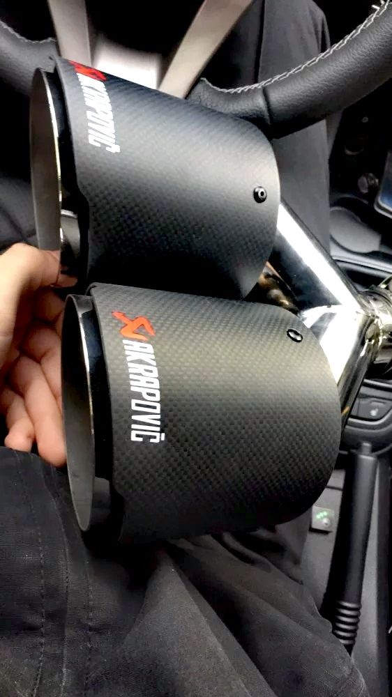 Akrapovic Накрайници за ауспух двуцевка ф63хф89 гърне Акрапович карбон