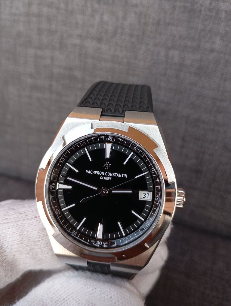 Vacheron Constantin Overseas 4520V