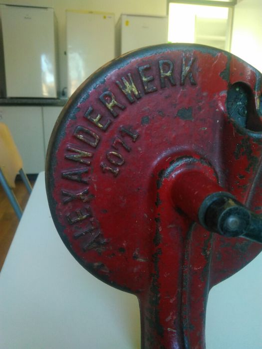 Masina veche tocat feliat