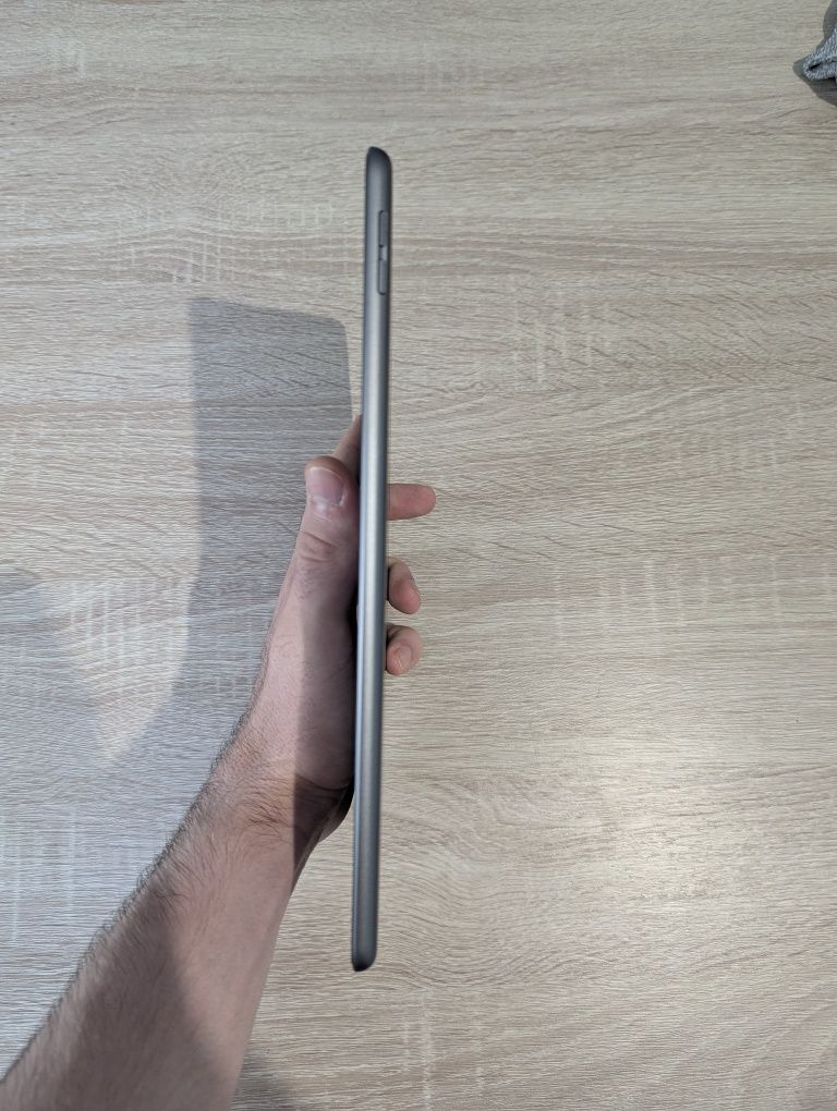 IPad 9th 256gb Space Grey Като Нов