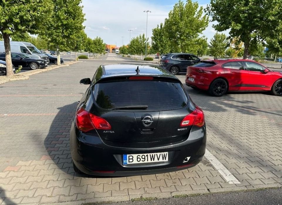 OPEL ASTRA J 1.7 DTE 110 cp service la zi maxim 10.000 km revizie