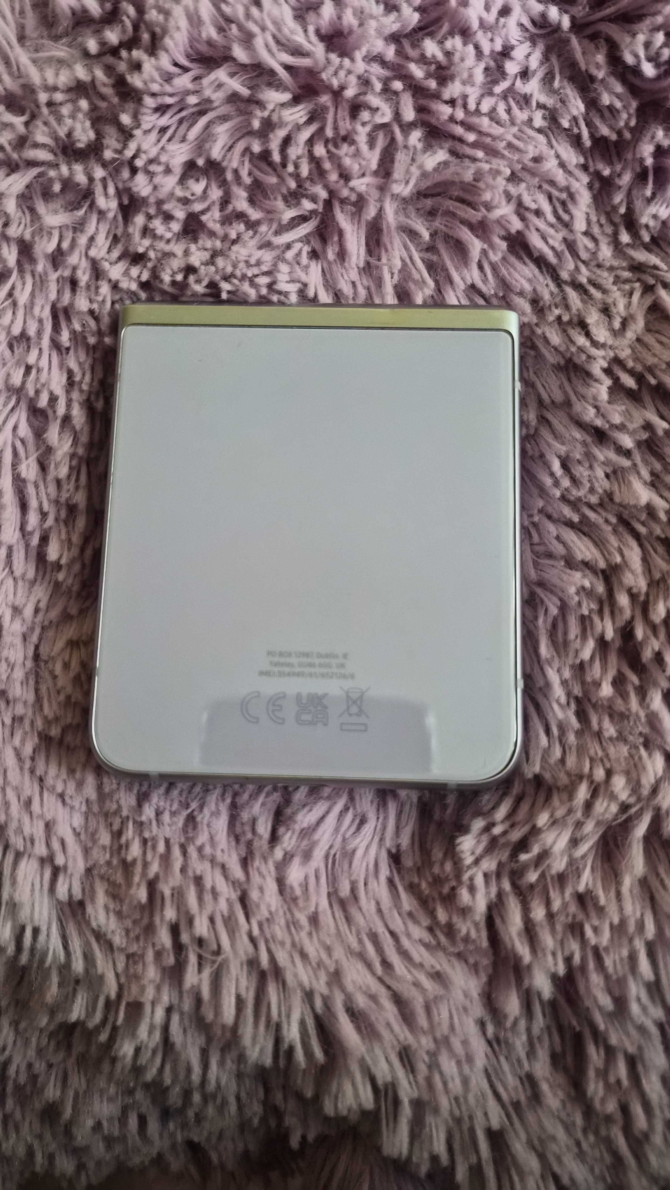 Samsung Galaxy Z Flip 3