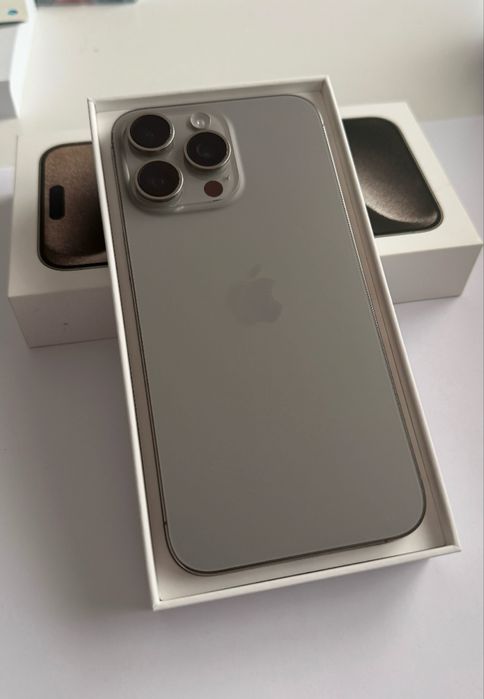 Vând Iphone 15 Pro Max, nou