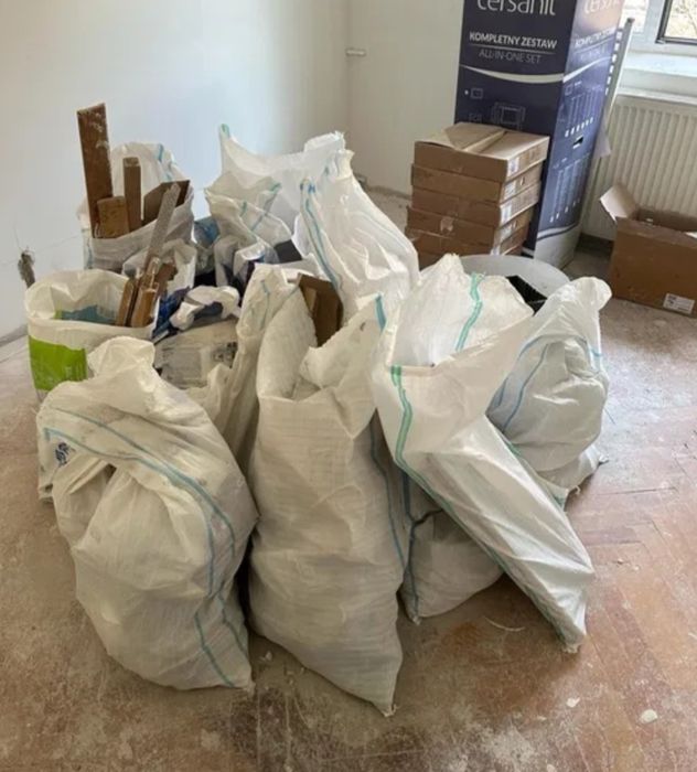 Transport moloz   si evacuare apartamente la cel mai mic preț