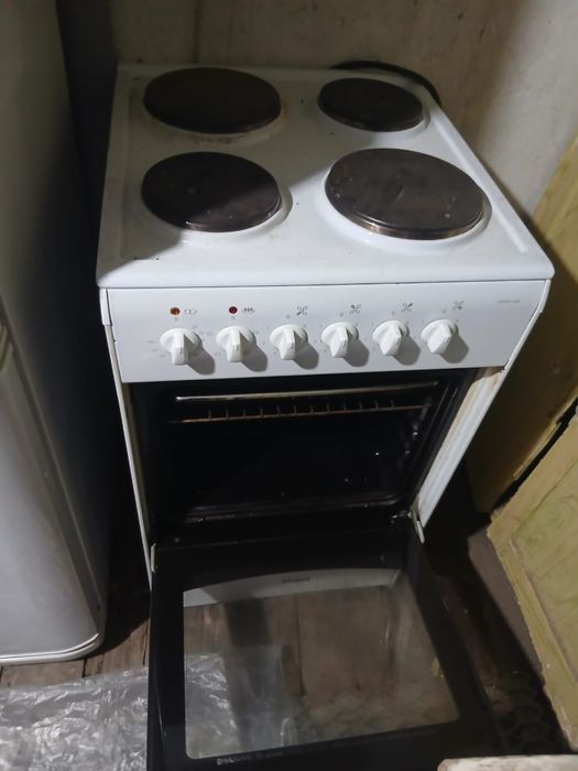 Продам электрическую плиту б/у в хорошем состоянии!