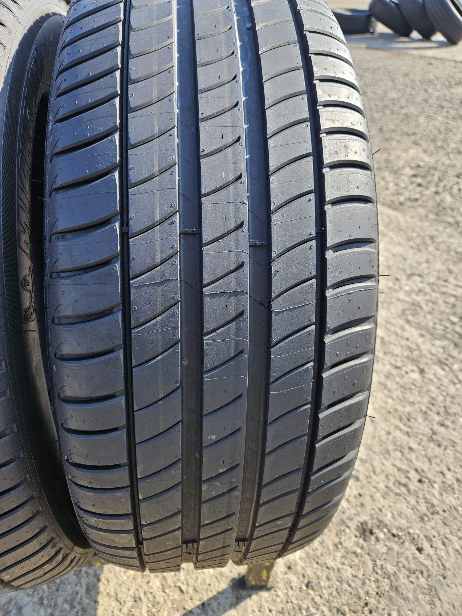 Vând anvelope vara Noi225/50/18 225/50r18 MICHELIN