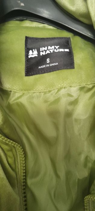 Зимно велурено яке.Зелено на цвят.Чисто ново.Р