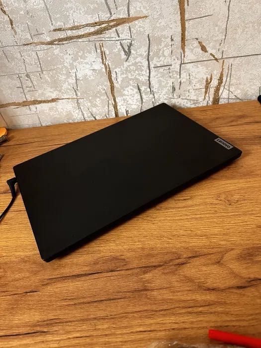 Lenovo notebook ishlatilgan