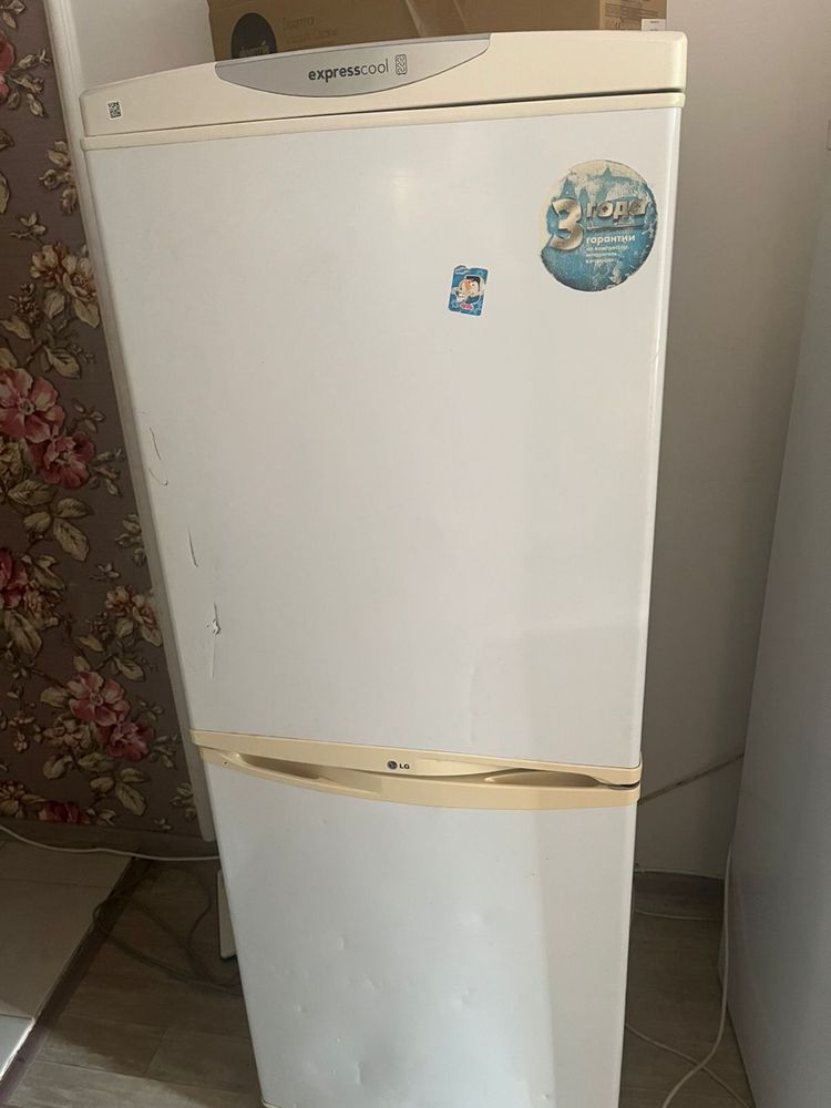 Продам холодильник