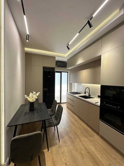 Сдаю светлую 2х ком. 8/10: ЖК Дархан Авеню (Р5)