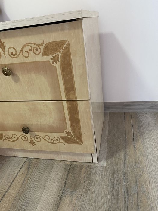 Vand mobila dormitor:pat +noptiere+sistem de lumini