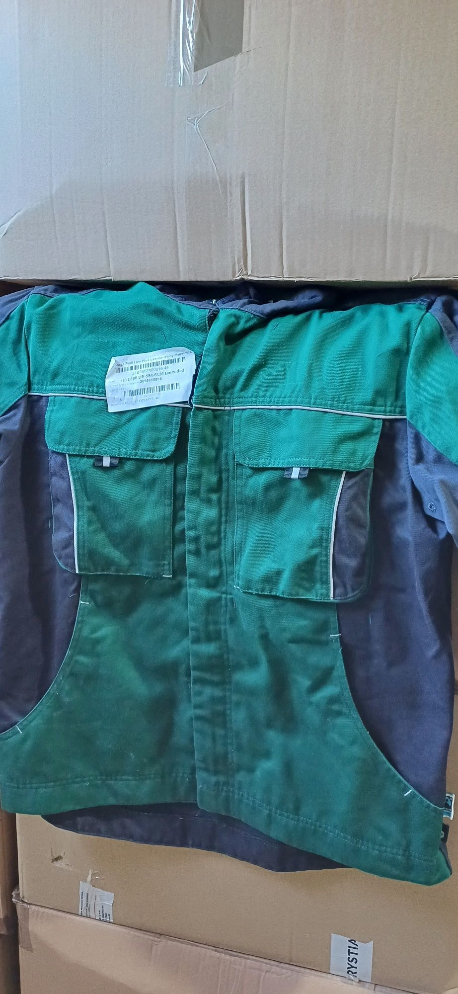 Salopete, pantaloni de lucru, bluze de salopetă, tricouri, halate etc