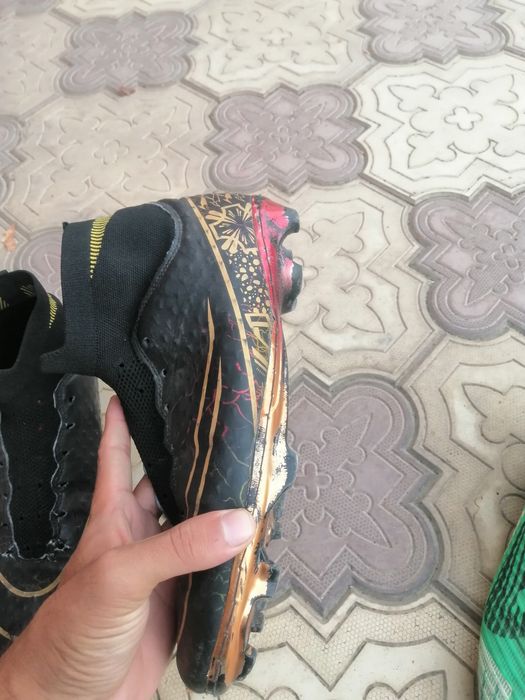 Butsa koreyskiy holati yaxshi. Razmer. 39-40