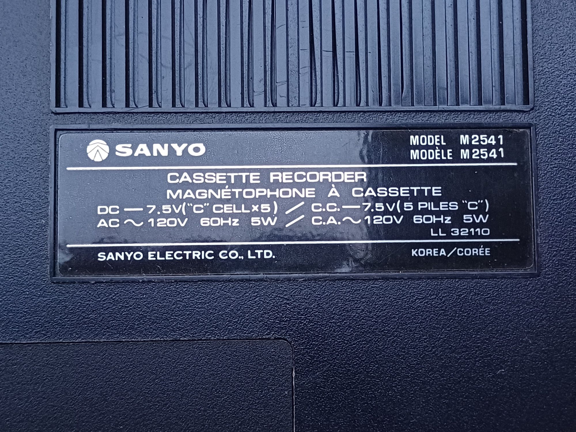 Casetofon Vintage Sanyo M2541 in stare buna