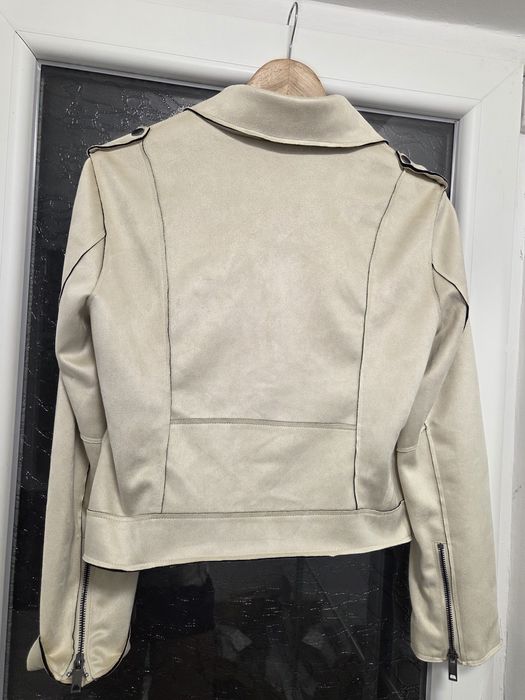 Geaca piele întoarsă