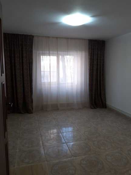 Inchiriez garsoniera/spatiu birou/cabinet/parter