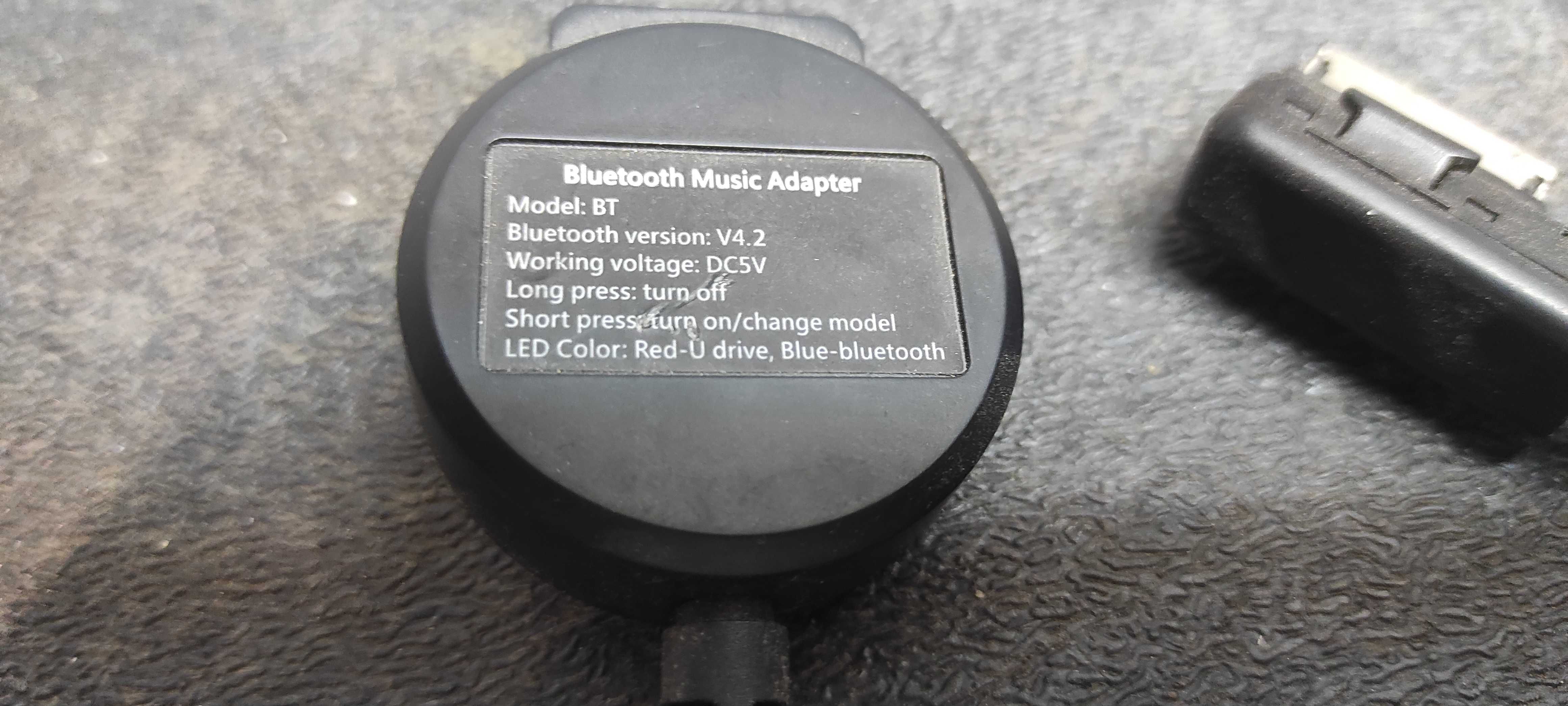 Adaptor Bluetooth si USB compatibil Audi / VW / mufa AMI / MMI