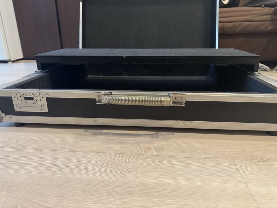 Flightcase profesional cu tavă laptop pentru Pioneer XDJ-RX2 / XDJ-RX3