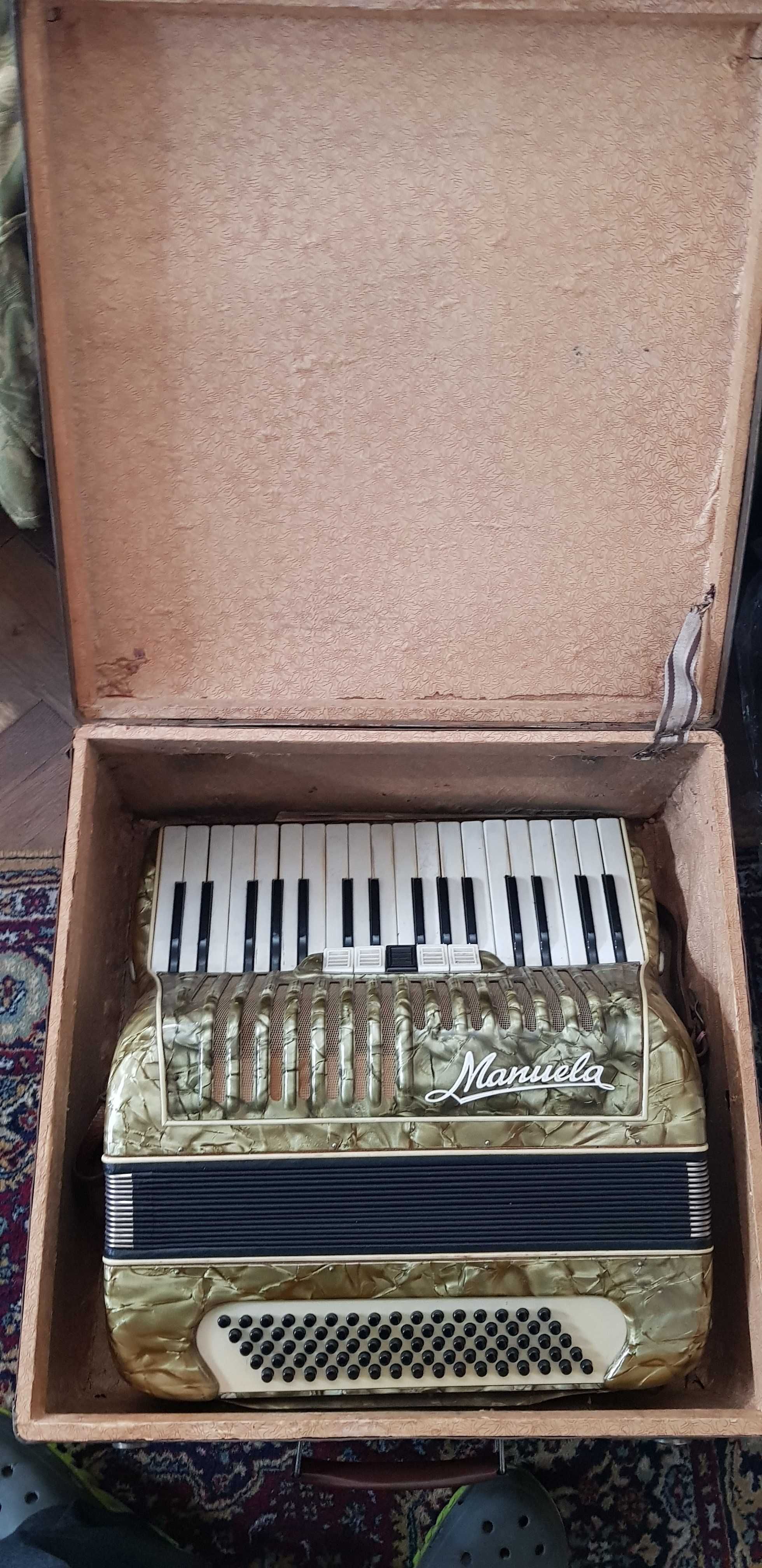 Акордеон Manuela 80 баса